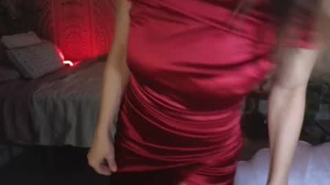 Mona online show from November 11, 3:47 pm