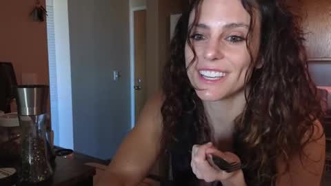 Mona online show from March 7, 3:34 pm