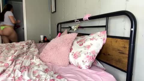 Monica online show from December 12, 4:37 am