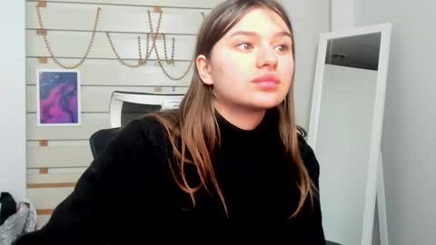 Monika online show from February 9, 7:09 pm