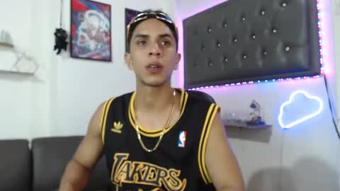 Snapshot of monkey_uchiha77 chatting on March 5, 12:33 pm simon dice online show from March 5, 12:33 pm