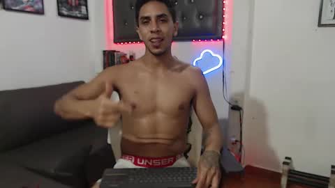 Snapshot of monkey_uchiha77 chatting on February 15, 5:41 am simon dice online show from February 15, 5:41 am