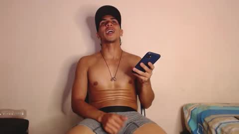 Snapshot of monkey_uchiha77 chatting on October 11, 2:05 am simon dice online show from October 11, 2:05 am