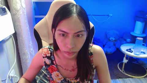 ELYSE A SIMPLE GIRL online show from October 4, 10:02 am