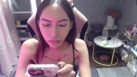 ELYSE A SIMPLE GIRL online show from November 10, 9:34 am