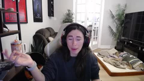 Lydia Mooney online show from December 2, 1:04 am