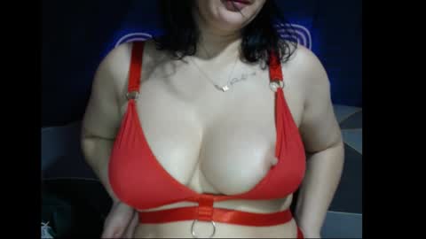 im Model Independent     you can support me with a followtip and thumbs up please its important for  you online show from February 14, 7:11 am