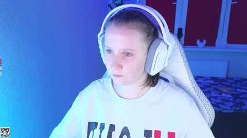 Lola online show from October 10, 4:46 pm