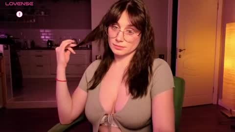 Luna  online show from April 12, 7:40 pm