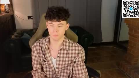 moon_gloww online show from March 5, 12:25 pm