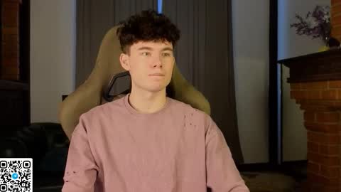 moon_gloww online show from March 10, 5:45 am