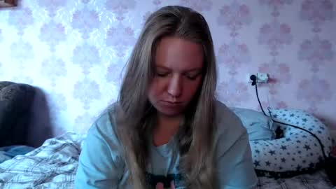 moon_linght000 online show from July 22, 7:54 am