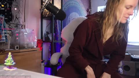 Moon Nymph online show from December 15, 9:56 am