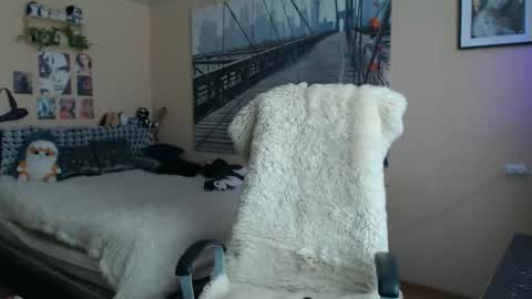 Keira online show from March 27, 8:59 am