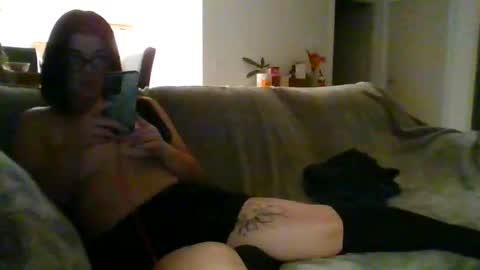 Snapshot of moonbutterfly94 chatting on October 5, 4:43 am moonbutterfly94 online show from October 5, 4:43 am