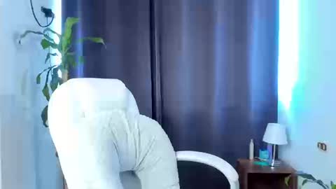 moonie_baddie31 online show from September 9, 5:13 pm