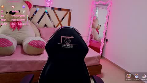 Snapshot of moonshine_tay chatting on September 18, 8:02 pm Moon  online show from September 18, 8:02 pm
