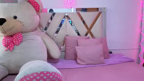 Snapshot of moonshine_tay chatting on September 13, 7:16 pm Moon  online show from September 13, 7:16 pm