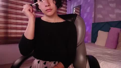 Snapshot of moony_14 chatting on February 22, 1:35 pm Michelle online show from February 22, 1:35 pm