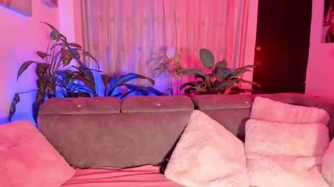 Snapshot of moradaniels chatting on March 9, 9:35 am online show from March 9, 9:35 am