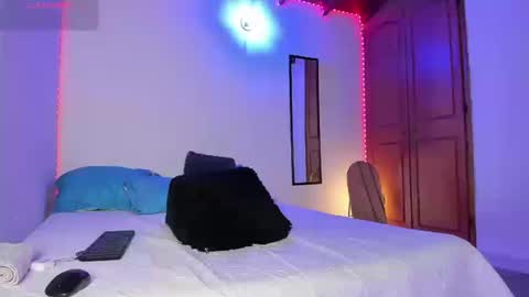 morenosiam online show from October 15, 1:42 am