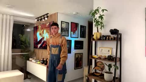 Snapshot of morgan_hiller chatting on October 10, 1:44 am online show from October 10, 1:44 am