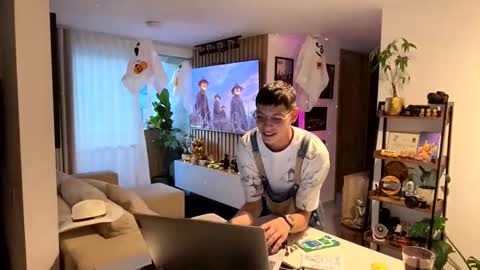 Snapshot of morgan_hiller chatting on October 31, 10:32 pm online show from October 31, 10:32 pm