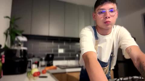 Snapshot of morgan_hiller chatting on September 20, 12:35 am online show from September 20, 12:35 am