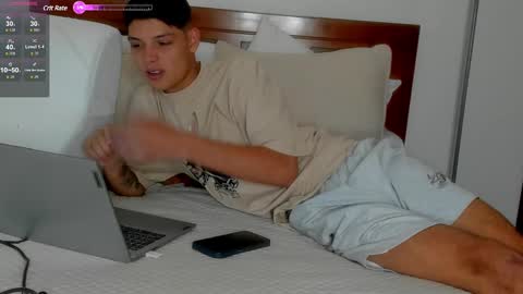 Snapshot of morgan_hiller chatting on December 14, 9:35 pm online show from December 14, 9:35 pm