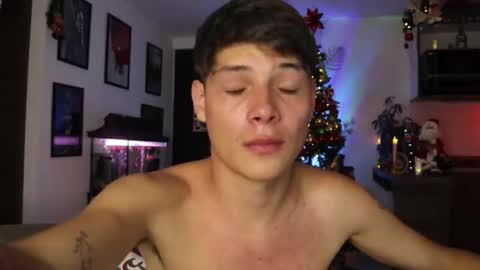 Snapshot of morgan_hiller chatting on December 2, 10:51 pm online show from December 2, 10:51 pm