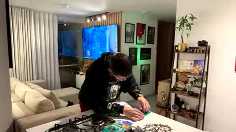 Snapshot of morgan_hiller chatting on October 29, 12:34 am online show from October 29, 12:34 am