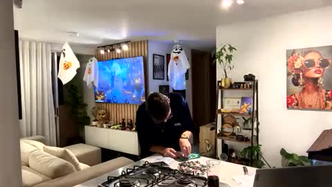 Snapshot of morgan_hiller chatting on November 1, 11:04 pm online show from November 1, 11:04 pm