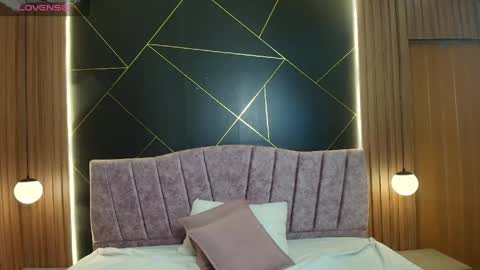 Moriah online show from March 23, 12:10 pm