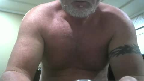 motorguy08 online show from April 1, 3:40 am