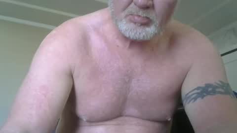 motorguy08 online show from April 1, 10:28 pm