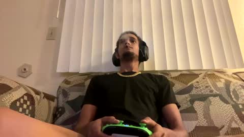 mouli23r online show from September 20, 2:47 am