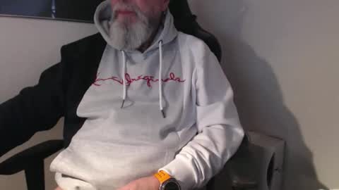 mr_boombastic2021 online show from April 10, 9:03 am