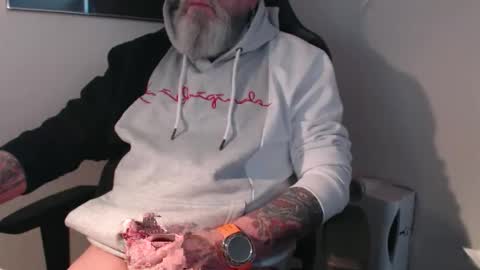 mr_boombastic2021 online show from April 4, 8:54 am