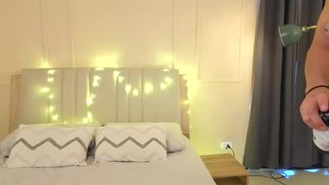 Danny  Aleja online show from December 4, 8:19 pm