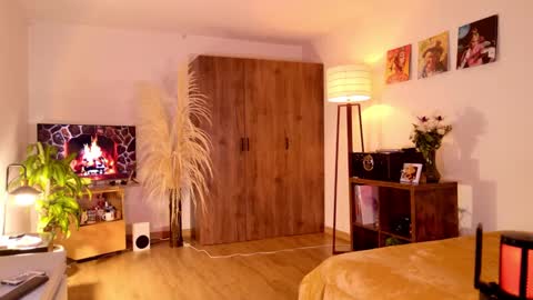 Mr Evans online show from September 9, 2:06 pm