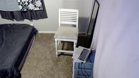 whateveryouwant online show from December 7, 1:35 pm