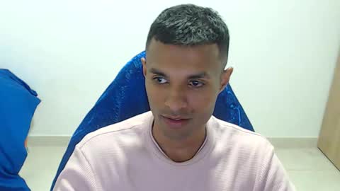 Max online show from February 22, 1:09 am