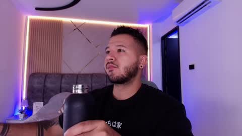 MIKEE online show from April 17, 3:09 am