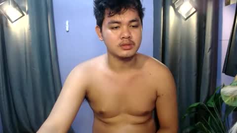 Snapshot of mr_olivercummerx chatting on October 23, 10:06 am oliver online show from October 23, 10:06 am