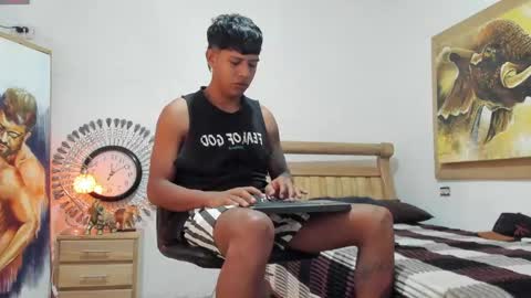 mr_stiven_ online show from June 6, 7:03 am
