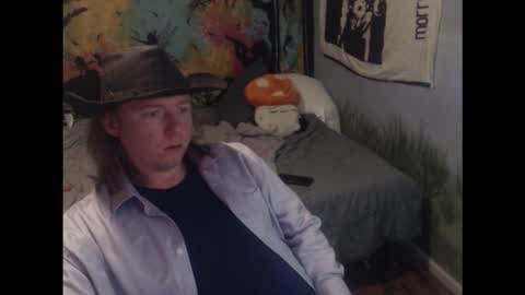 mr_strawberry online show from March 4, 7:38 am