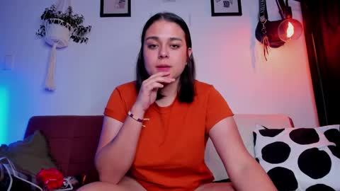 Laura online show from November 26, 11:45 pm