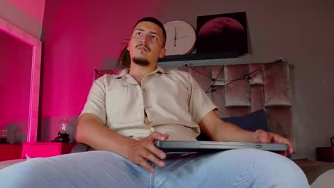 Mr Fox online show from February 26, 8:12 pm