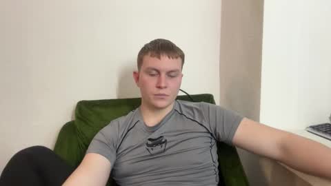 Max online show from February 12, 9:18 pm