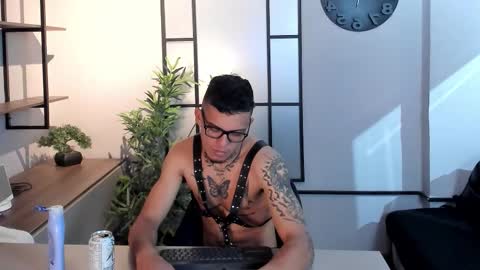 mrjustin_ online show from October 11, 12:59 am